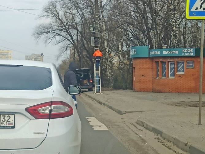В Брянске на Станке Димитрова установили дорожную камеру