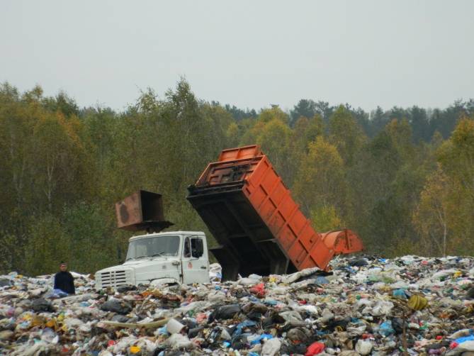 Новозыбковские чиновники вернули контроль над мусорным полигоном «Ратово»
