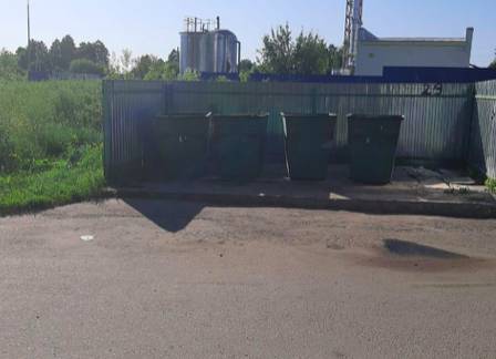 В Трубчевске нашли виновных в утонувшей в мусоре контейнерной площадке
