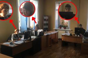 Брянский активист устроил скандал с приставами из-за маски