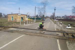 В Брянском районе проверили железнодорожные переезды