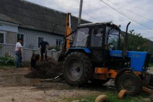 Жители Унечи обвинили работников водоканала в хамстве и вандализме