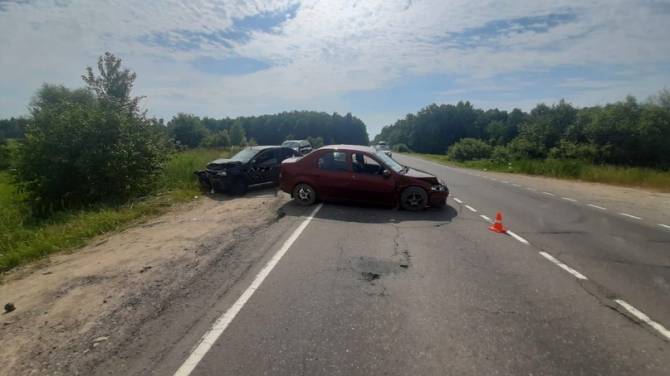 Под Брянском пенсионер на Renault устроил ДТП: ранен 26-летний парень
