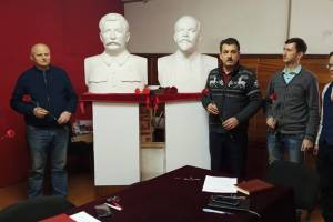 В Брянске коммунисты без масок отметили день рождения Сталина