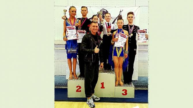 Брянские пары завоевали 5 золотых медалей в Смоленске