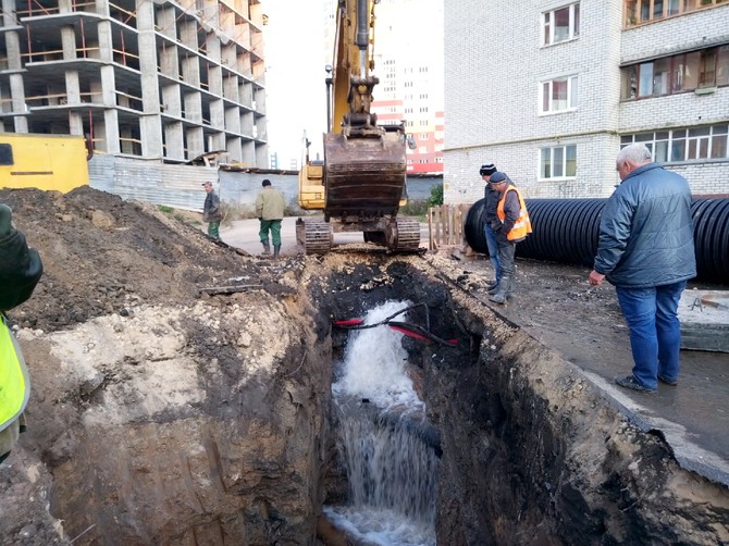 В Брянске коммунальная авария оставила без воды весь переулок Пилотов