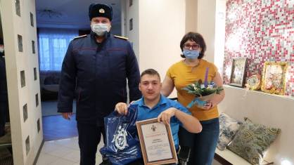 Брянские следователи поздравили с Новым годом победителя Кубка России по бочча
