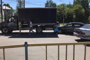 В Брянске на «Мечте» легковушка врезалась в грузовик