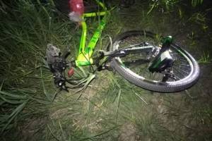 В Дятьковском районе водитель легковушки сбил велосипедиста и скрылся