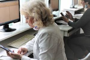 В Брянске 97 пенсионеров сразились в компьютерном многоборье