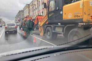 В Брянске на проспекте Ленина из-за дорожников выросла гигантская пробка