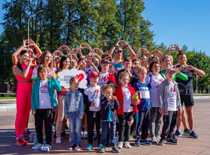 В Брянске бегуны собрали 25 тысяч рублей на помощь больным детям