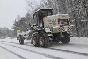 В Брянской области на борьбу со снегопадом вышли 297 единиц техники