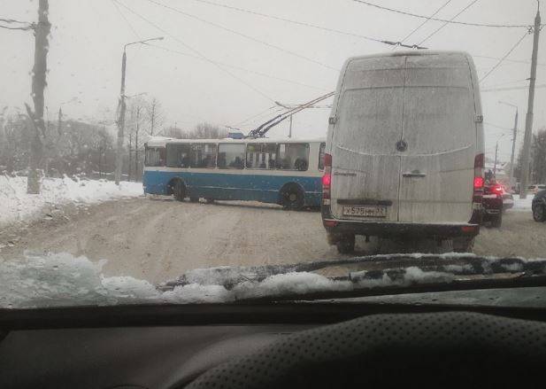 В Брянске на Городище троллейбус попал в ДТП