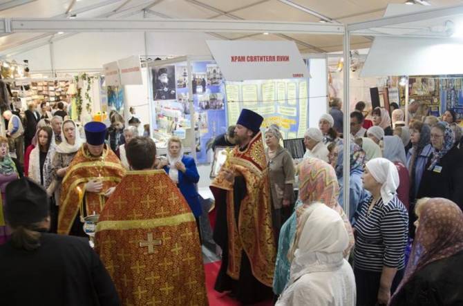 В Брянске открылась выставка-продажа «Свет веры православной» 