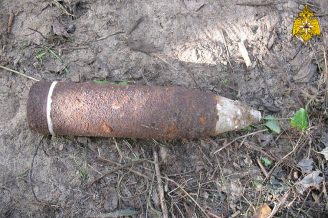 В Брянске нашли два снаряда и авиабомбу 