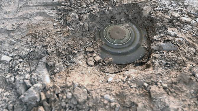 В Брянской области на мине подорвался автомобиль: ранены два человека