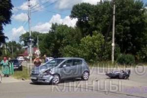 В Клинцах легковушка сбила мотоциклиста 