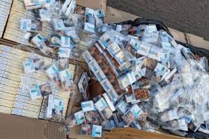 На Брянщине задержали мужчину с поддельными сигаретами на 700 тысяч рублей