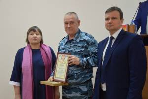 В Стародубе колонию строгого режима похвалили за новогоднее украшение