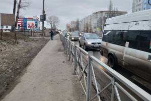 Улица Бурова на въезде в Бежицкий район Брянска замерла в пробке