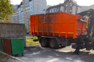 В Брянске ликвидировали свалку у детской площадки на улице Горбатова