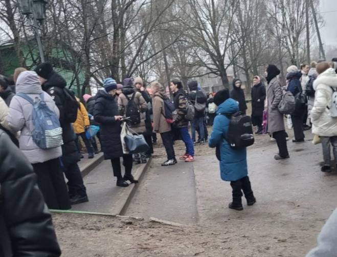 В Брянске снова началась массовая эвакуация школ
