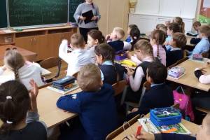 В Клинцах школу обвинили в организации массового мероприятия
