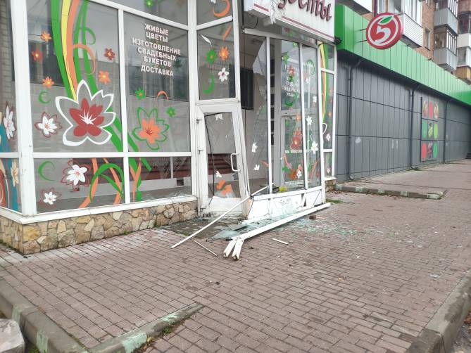 В Брянске разнесли цветочный магазин на проспекте Ленина