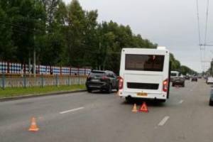В Брянске в аварии на проспекте Станке Димитрова вывихнул ногу пассажир автобуса