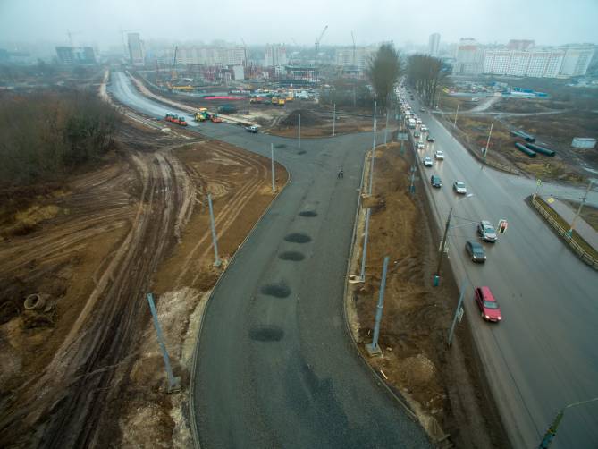 На улице Советской в Брянске делают тротуар