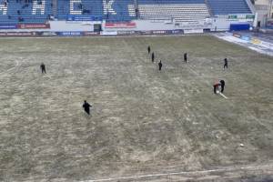В Брянске из-за снегопада сорвалось начало футбольного матча на «Динамо»