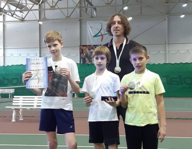 Юные брянские теннисисты заняли 3 место на первенстве ЦФО