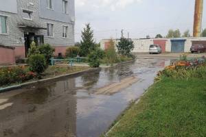 В брянской деревне Добрунь затопило канализацией двор