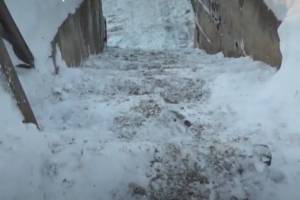 В Брянске лестница на улице Некрасова стала опасной для жителей