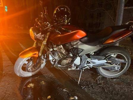 В Брянске водитель Audi сломал рёбра мотоциклисту