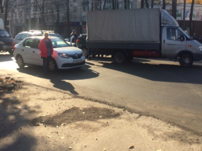 В Брянске возле автовокзала произошло ДТП