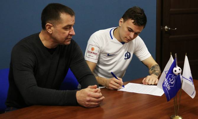 Контракты с двумя новичками подписало брянское «Динамо» 
