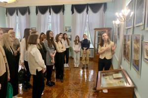 В Овстуге открылась выставка об усадебной жизни Льва Толстого
