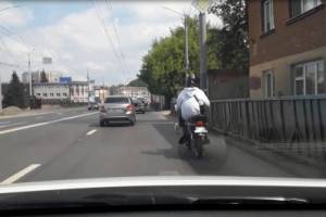 В Брянске 17-летний лихач на мотоцикле устроил гонки с полицией