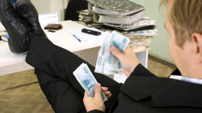 В Почепском районе депутаты скрыли сведения о доходах