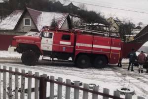 В Брянске люди требуют ремонта дороги к Чашиному Кургану