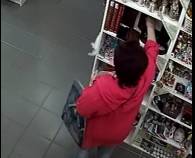 В Брянске женщину обвинили в краже кошелька из магазина