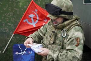 Участвующие в спецоперации брянские росгвардейцы получили письмо от ветерана Курской битвы