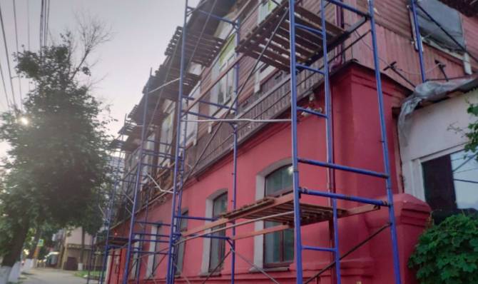 В Брянске ремонтируют сгоревшее здание с баром Rolling's