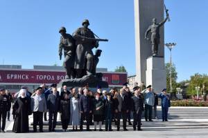 В Брянске 9 мая на площади Партизан состоялся торжественный митинг