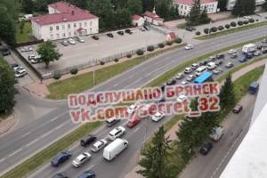 В Брянске на проспекте Станке Димитрова из-за аварии с автобусом образовалась пробка
