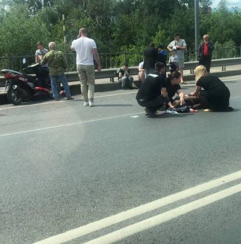 На трассе возле Путевки 74-летний мопедист сбил на переходе двух мальчиков