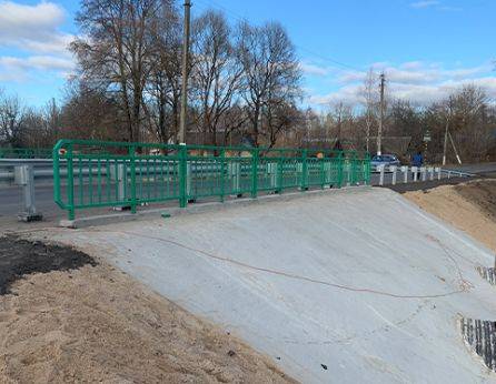 На трассе Клинцы - Сураж капитально отремонтировали мост в деревне Беловодка