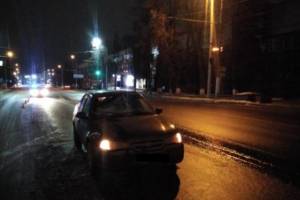 В Брянске водитель отвлёкся на телефон и сбил пешехода